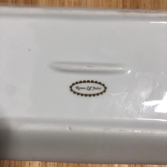 Romeo & Juliet Porcelain Creamer and Rectangle Platter - Picture 4 of 9